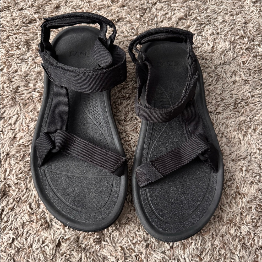 Black Teva Women’s Hurricane sandals